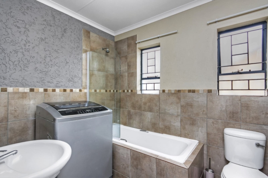 3 Bedroom Property for Sale in Kosmosdal Gauteng