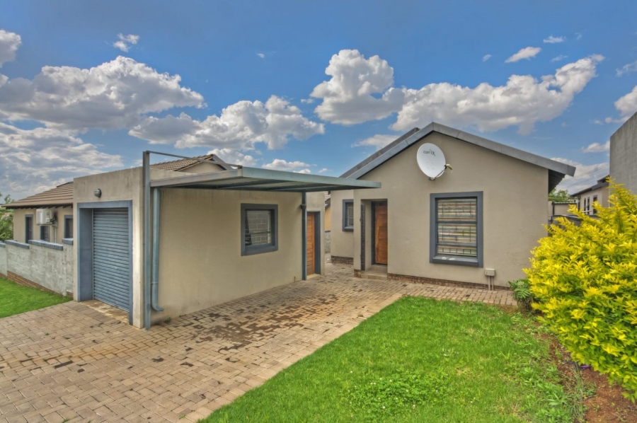 3 Bedroom Property for Sale in Kosmosdal Gauteng