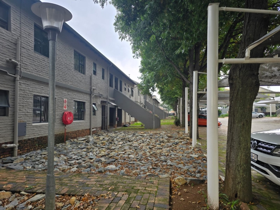 To Let  Bedroom Property for Rent in Cloverdene Gauteng