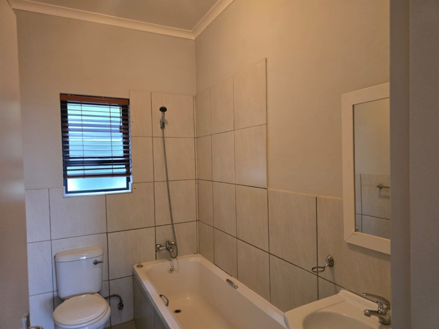 To Let  Bedroom Property for Rent in Cloverdene Gauteng