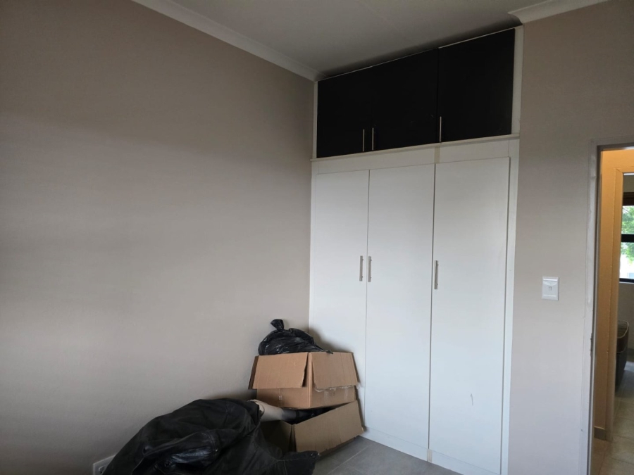 To Let  Bedroom Property for Rent in Cloverdene Gauteng