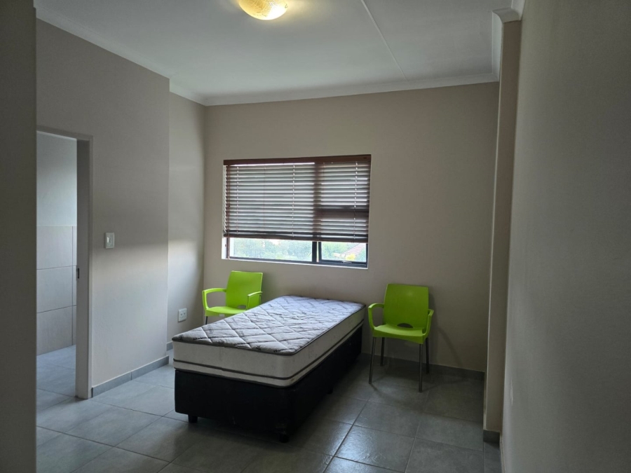 To Let  Bedroom Property for Rent in Cloverdene Gauteng