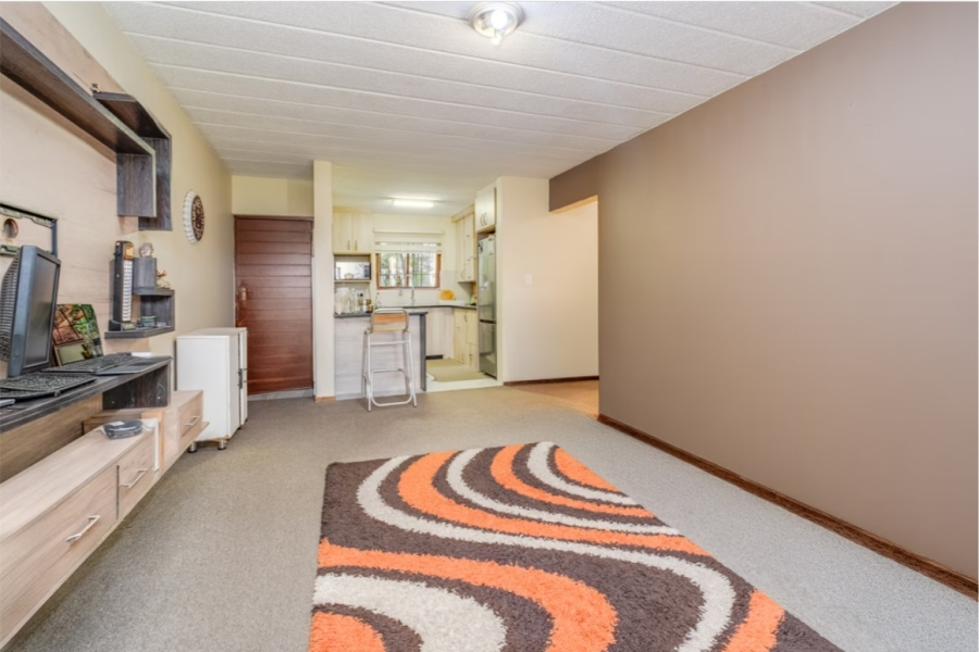 2 Bedroom Property for Sale in Robindale Gauteng