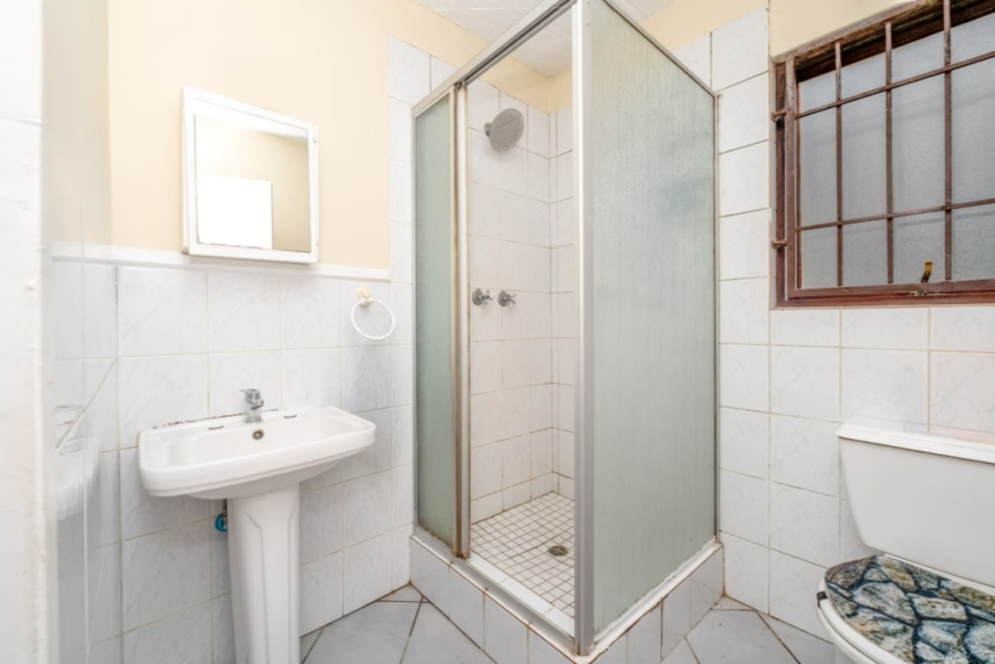 2 Bedroom Property for Sale in Robindale Gauteng