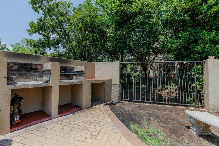 2 Bedroom Property for Sale in Robindale Gauteng
