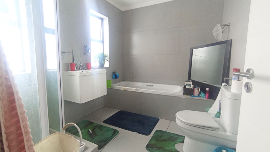 3 Bedroom Property for Sale in Equestria Gauteng