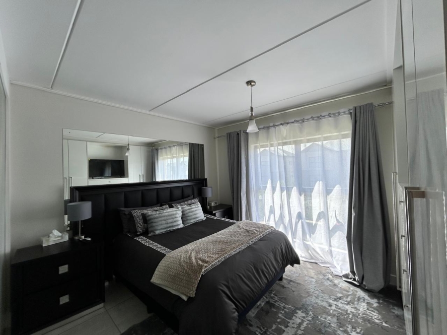To Let 3 Bedroom Property for Rent in Waterfall Gauteng