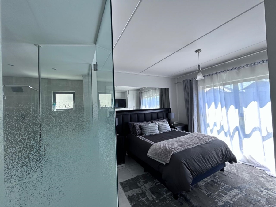 To Let 3 Bedroom Property for Rent in Waterfall Gauteng