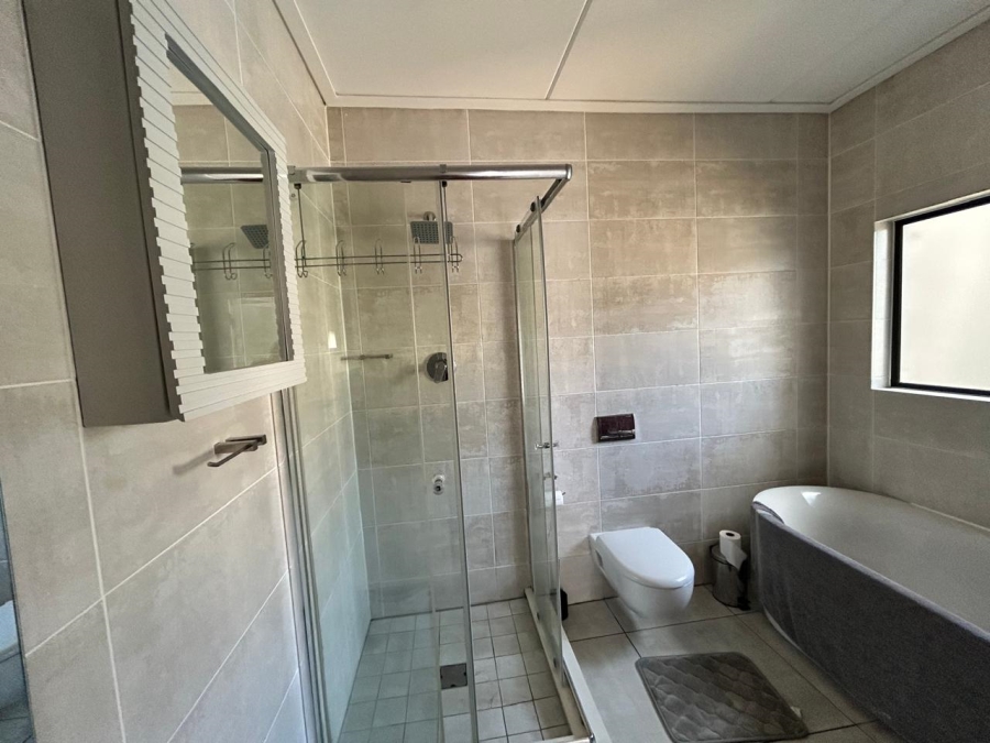 To Let 3 Bedroom Property for Rent in Waterfall Gauteng