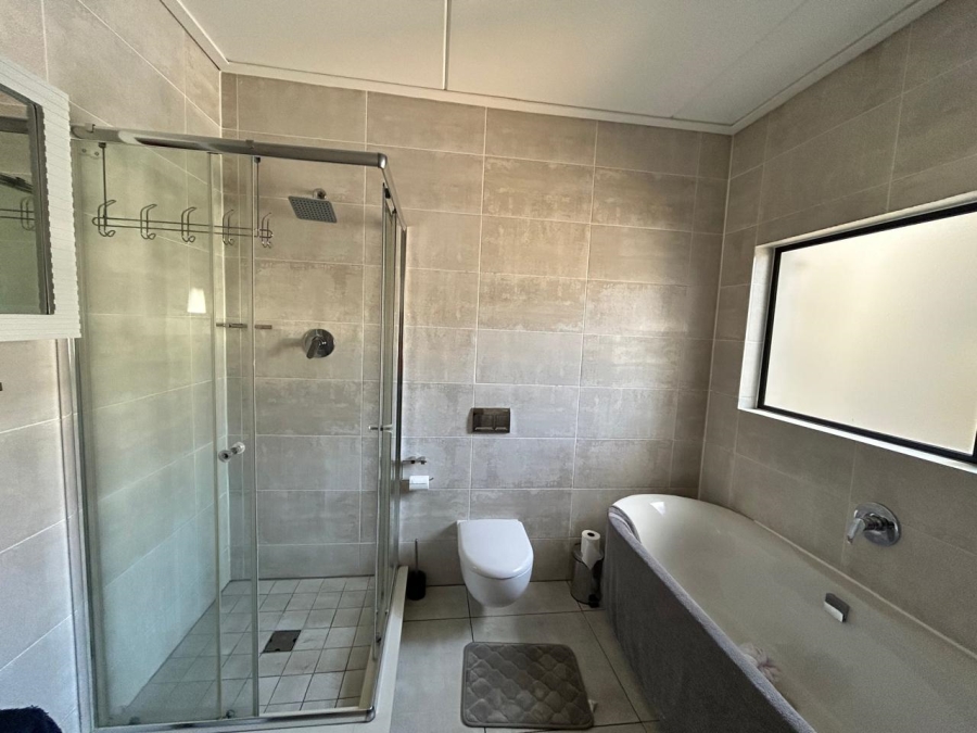 To Let 3 Bedroom Property for Rent in Waterfall Gauteng