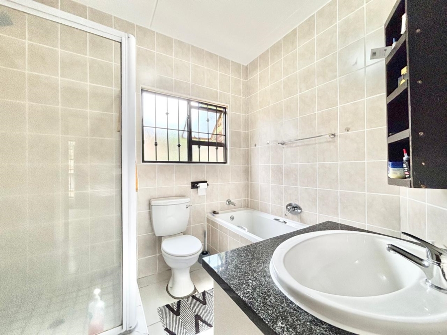 2 Bedroom Property for Sale in Fourways Gauteng