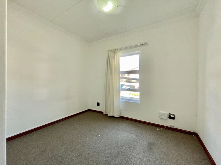 2 Bedroom Property for Sale in Saxonwold Gauteng