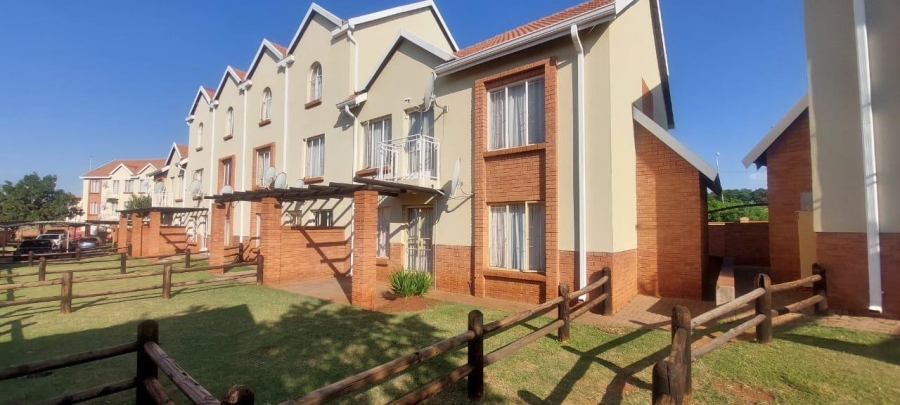 2 Bedroom Property for Sale in The Orchards Gauteng