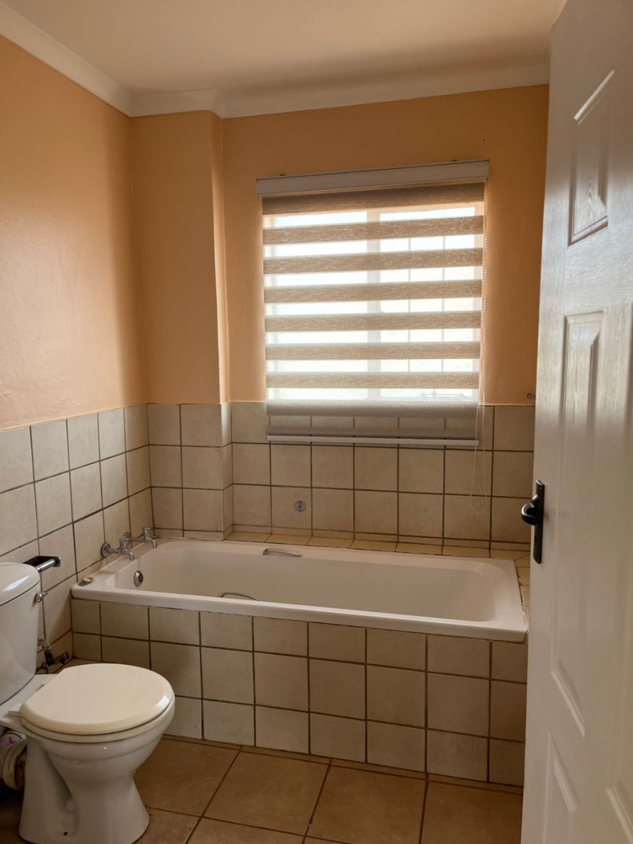 2 Bedroom Property for Sale in The Orchards Gauteng