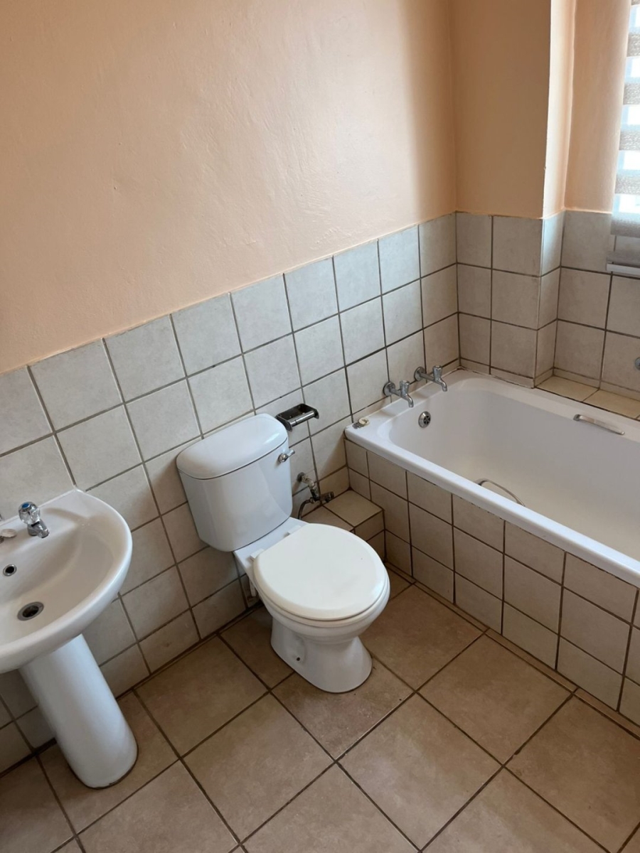 2 Bedroom Property for Sale in The Orchards Gauteng