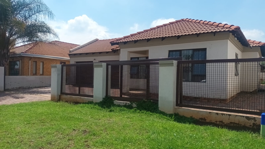 3 Bedroom Property for Sale in Vosloorus Gauteng
