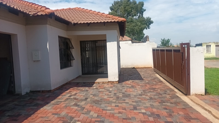 3 Bedroom Property for Sale in Vosloorus Gauteng