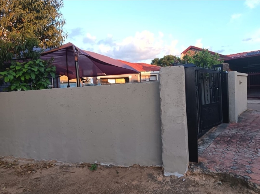 2 Bedroom Property for Sale in Soshanguve K Gauteng
