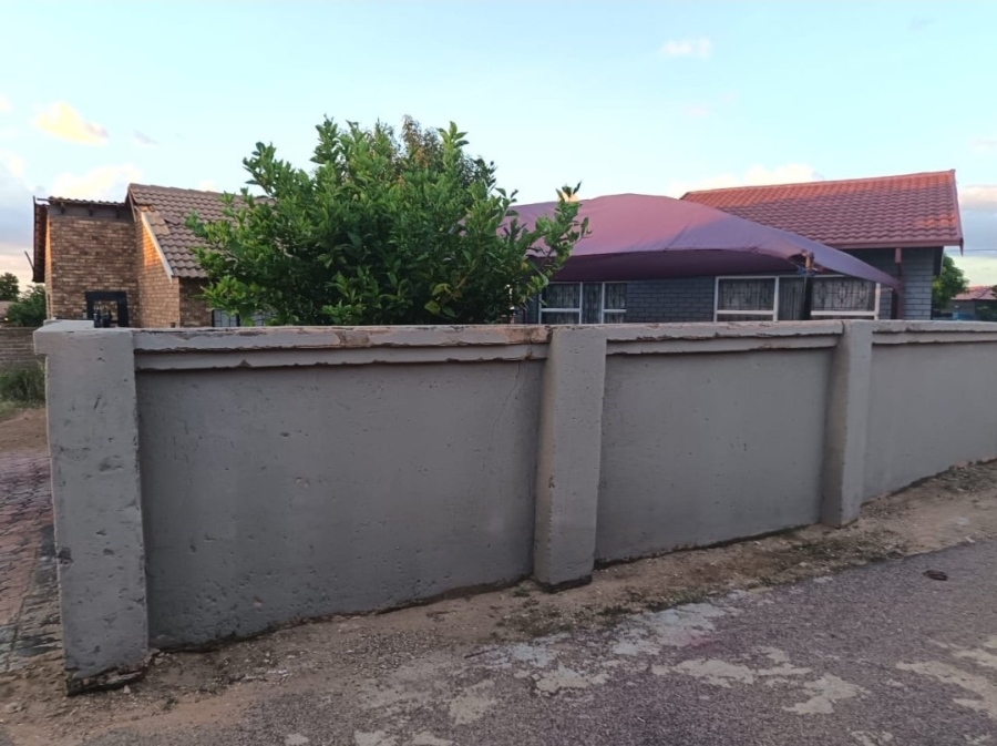 2 Bedroom Property for Sale in Soshanguve K Gauteng