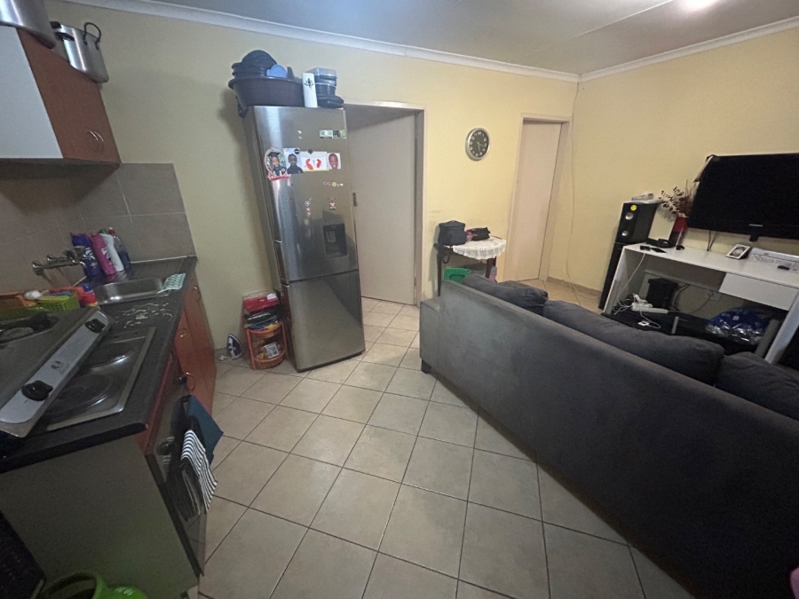 To Let 2 Bedroom Property for Rent in Olievenhoutbosch Gauteng