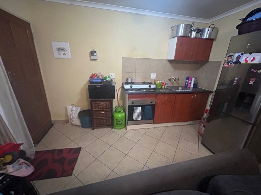 To Let 2 Bedroom Property for Rent in Olievenhoutbosch Gauteng