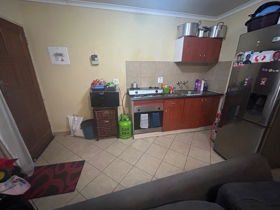 To Let 2 Bedroom Property for Rent in Olievenhoutbosch Gauteng
