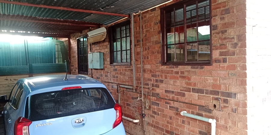 2 Bedroom Property for Sale in Elandspoort Gauteng