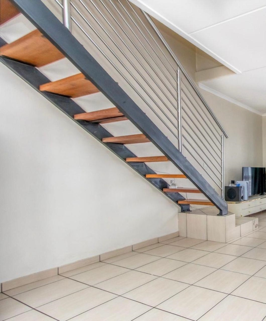 To Let 3 Bedroom Property for Rent in Barbeque Downs Gauteng