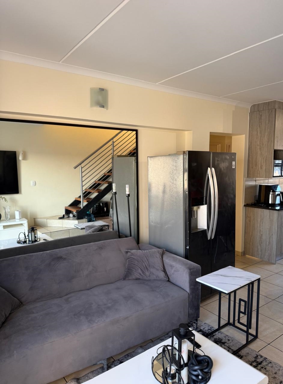 To Let 3 Bedroom Property for Rent in Barbeque Downs Gauteng