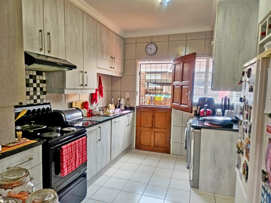 2 Bedroom Property for Sale in Birchleigh Gauteng