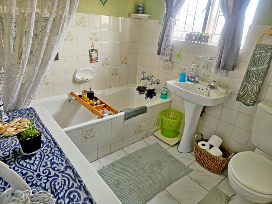 2 Bedroom Property for Sale in Birchleigh Gauteng