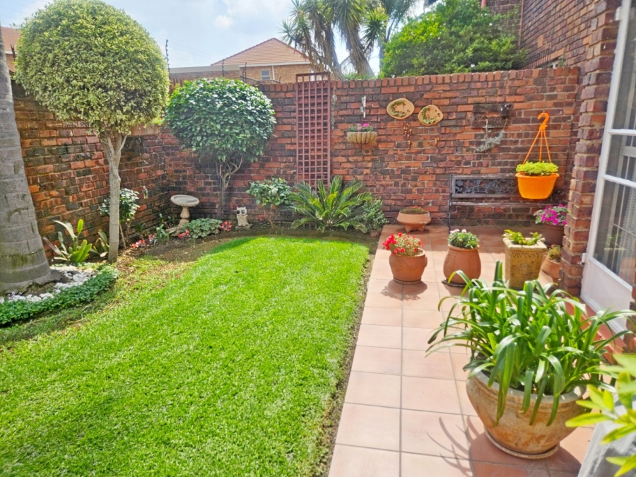 2 Bedroom Property for Sale in Birchleigh Gauteng