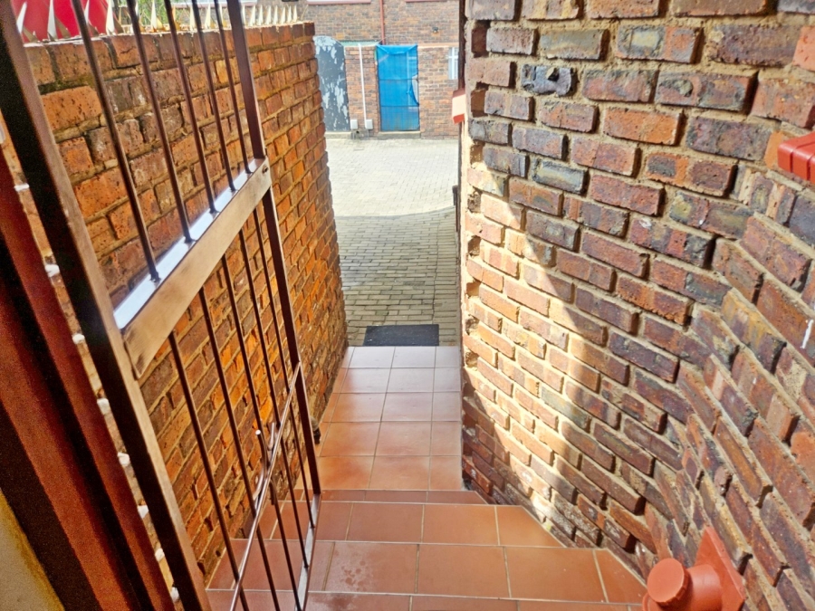 2 Bedroom Property for Sale in Birchleigh Gauteng