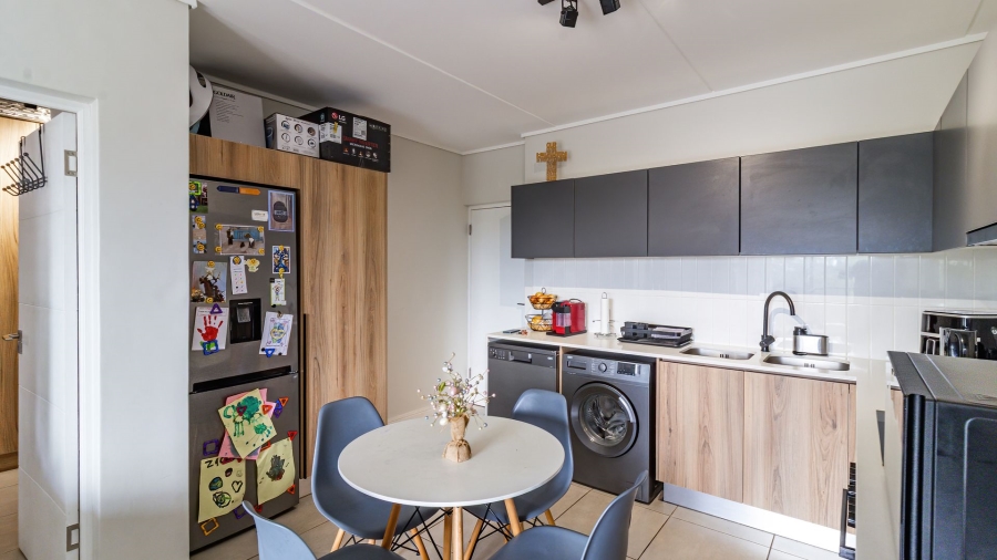 2 Bedroom Property for Sale in Aspen Hills Gauteng