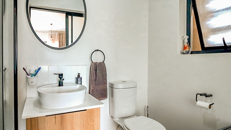 2 Bedroom Property for Sale in Aspen Hills Gauteng