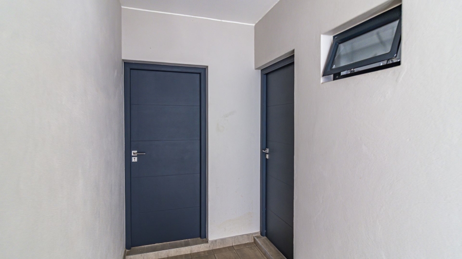 2 Bedroom Property for Sale in Aspen Hills Gauteng