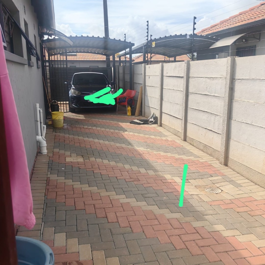 2 Bedroom Property for Sale in Protea Glen Gauteng