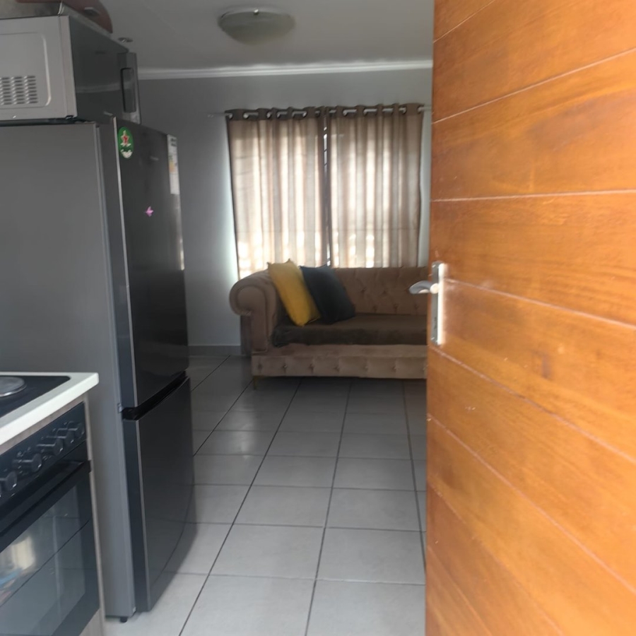 2 Bedroom Property for Sale in Protea Glen Gauteng