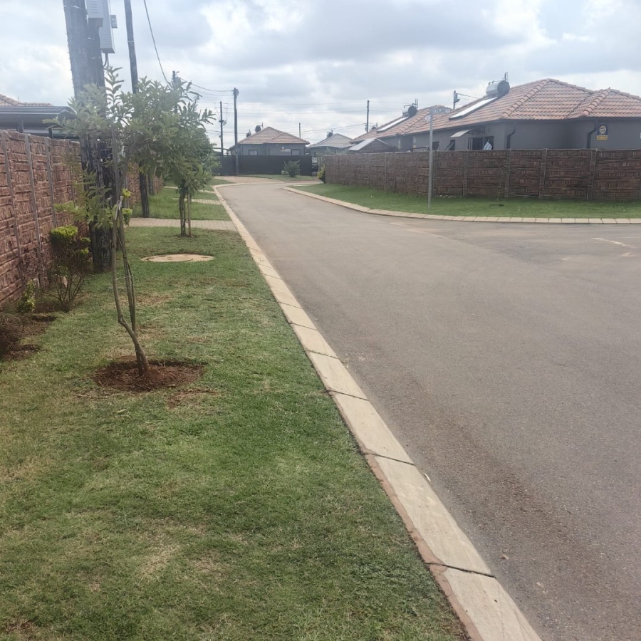 2 Bedroom Property for Sale in Protea Glen Gauteng