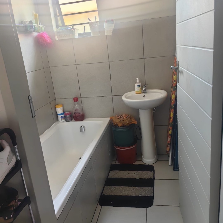 2 Bedroom Property for Sale in Protea Glen Gauteng