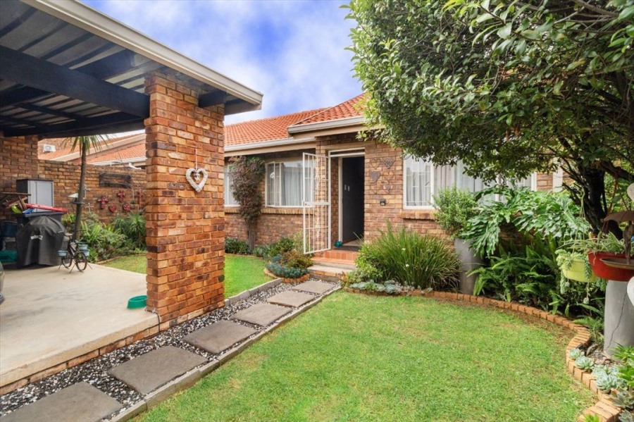 3 Bedroom Property for Sale in Terenure Gauteng