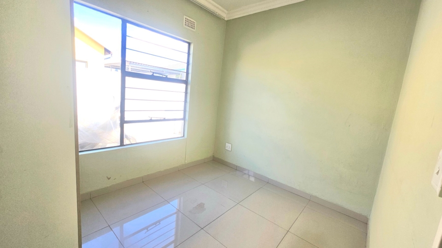 To Let 3 Bedroom Property for Rent in Witpoortjie Gauteng