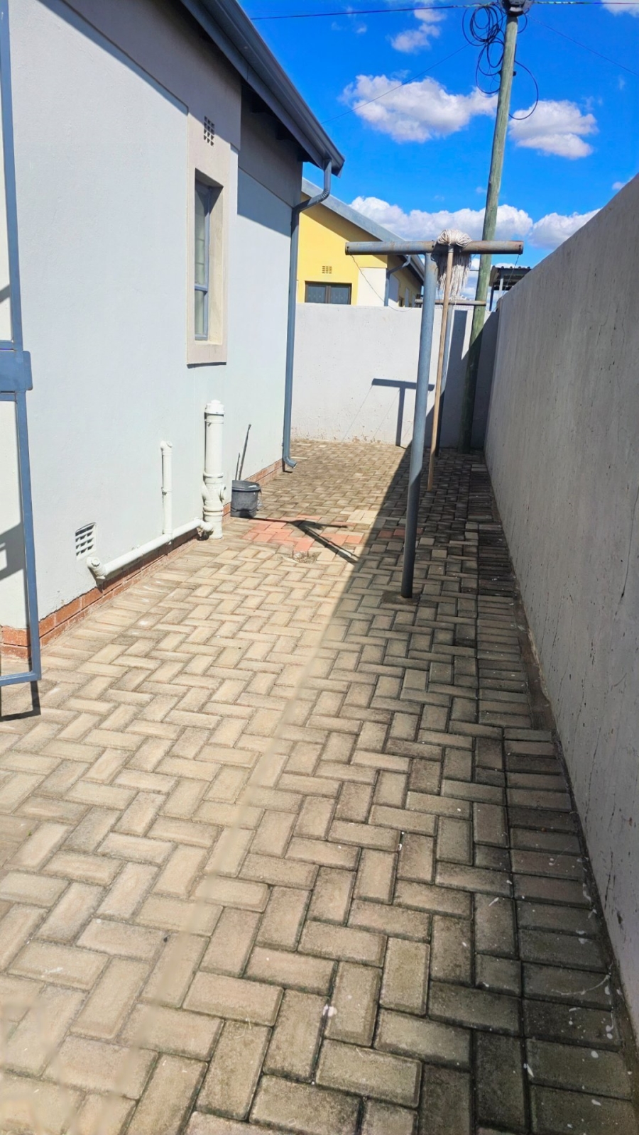 To Let 3 Bedroom Property for Rent in Witpoortjie Gauteng