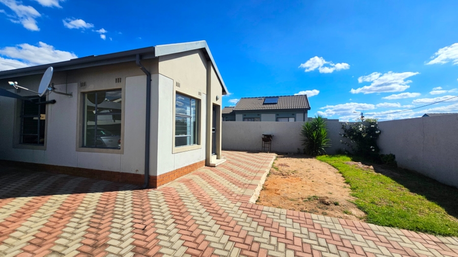 To Let 3 Bedroom Property for Rent in Witpoortjie Gauteng