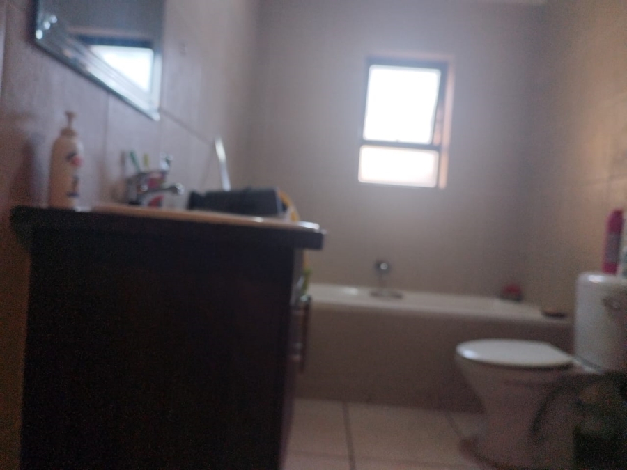 3 Bedroom Property for Sale in Albemarle Ext 1 Gauteng