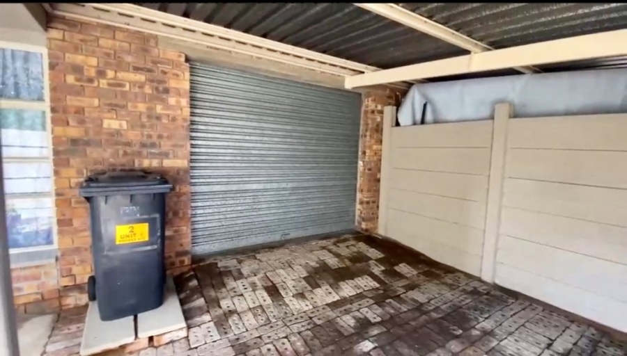 2 Bedroom Property for Sale in Dunnottar Gauteng