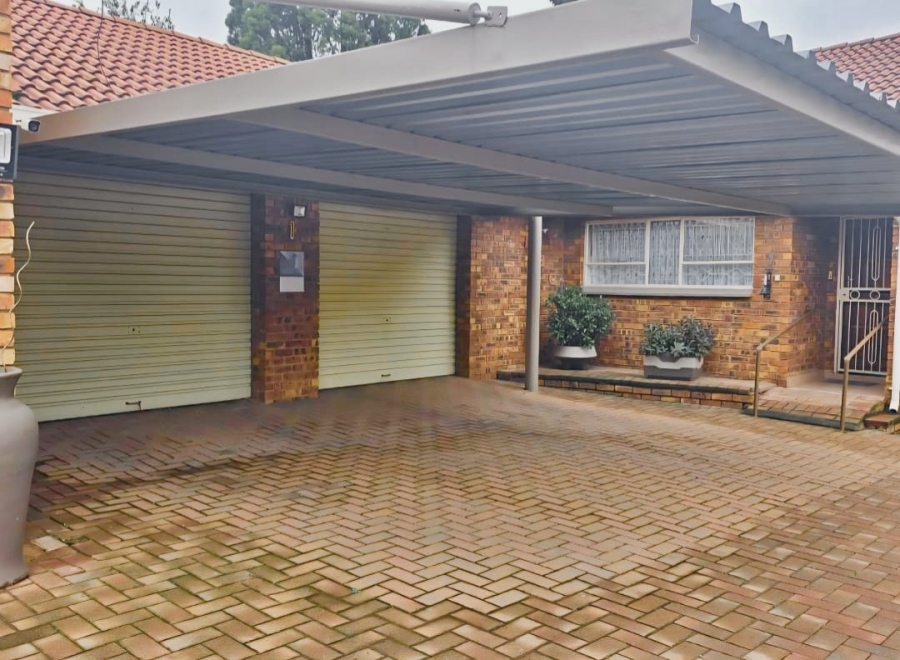 2 Bedroom Property for Sale in Dunnottar Gauteng