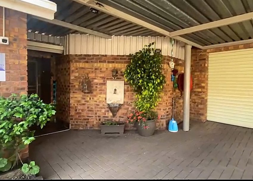 3 Bedroom Property for Sale in Dunnottar Gauteng