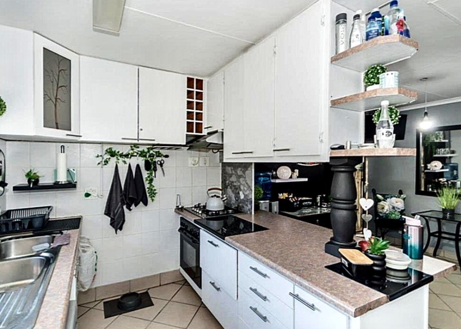 3 Bedroom Property for Sale in Dunnottar Gauteng