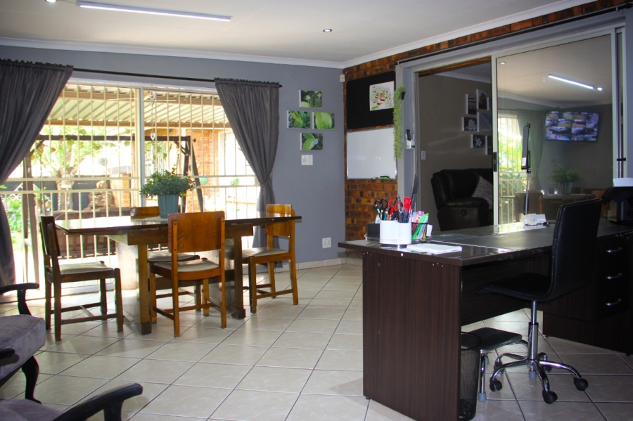 3 Bedroom Property for Sale in Dunnottar Gauteng